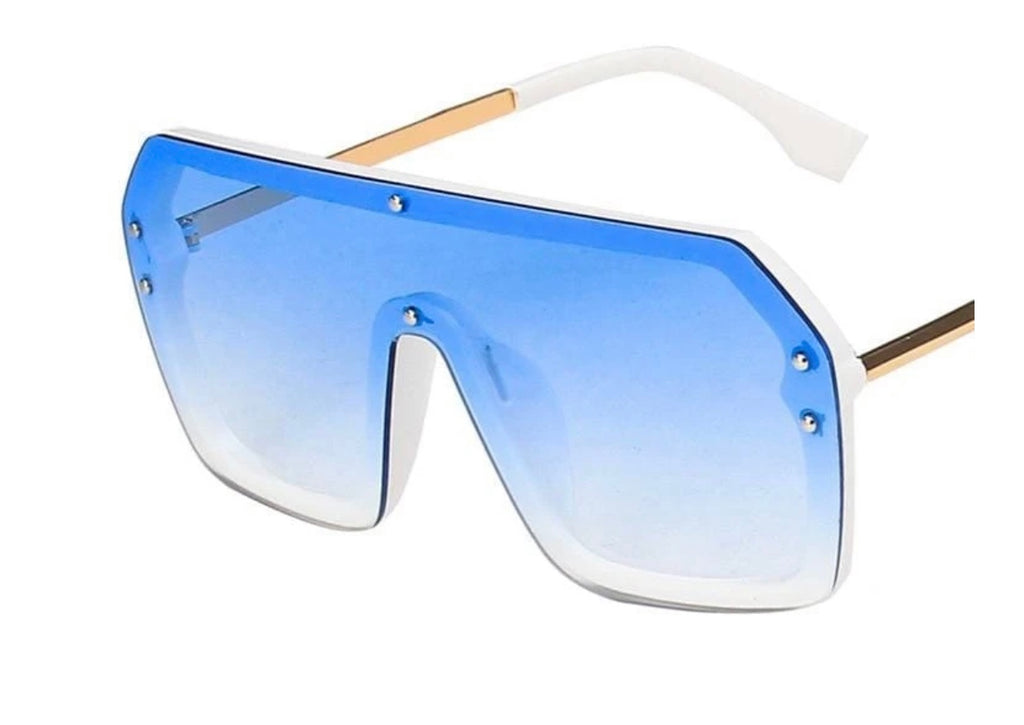 Sleek show stopper sunglasses